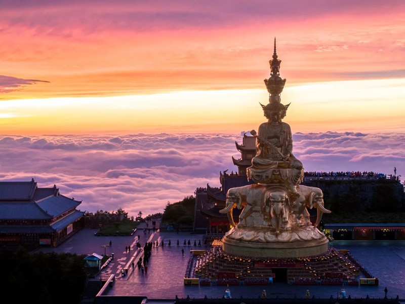Be unexpected ! Mount Emei is still so beautiful in the rainy season.